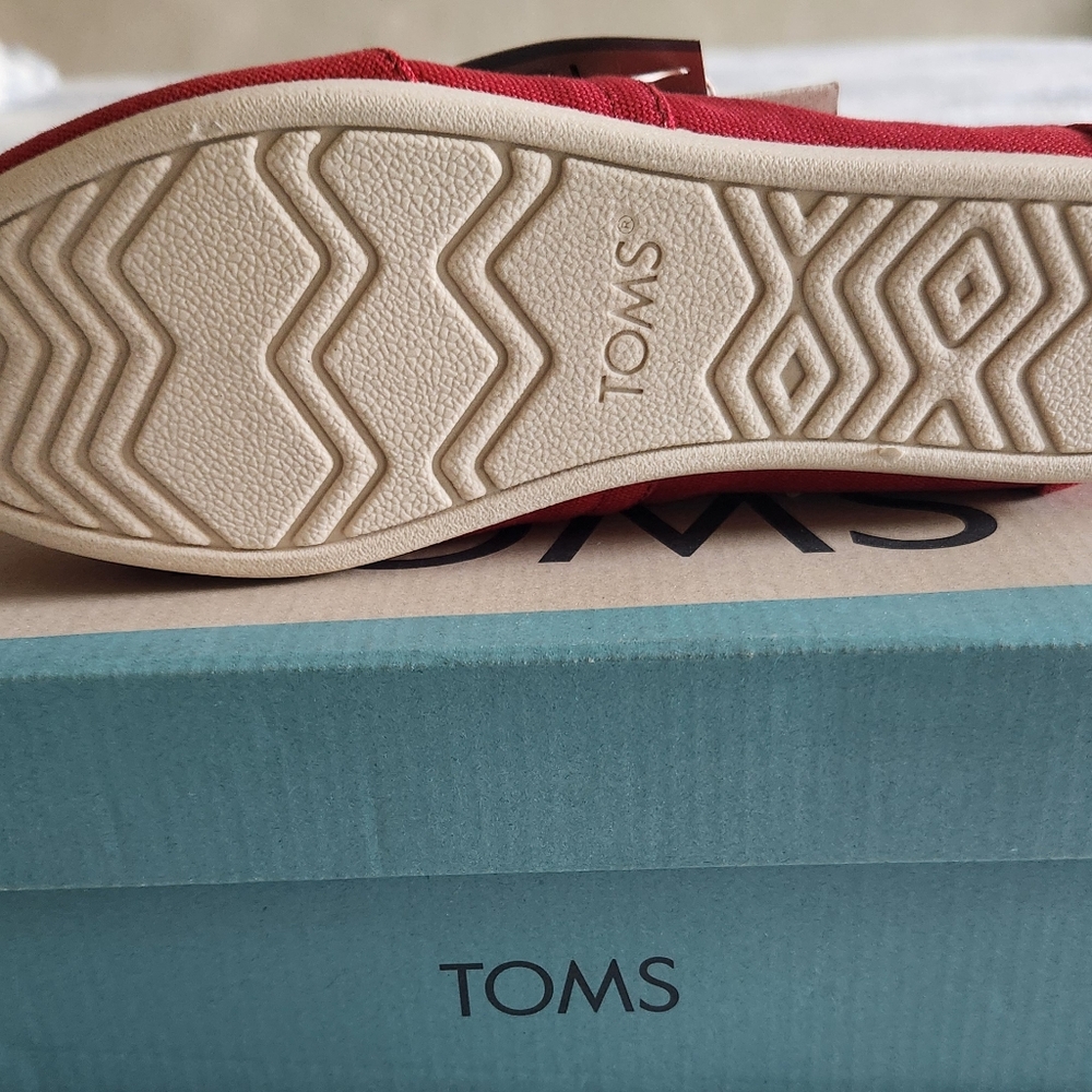 Tom's womens Alpargata slip on canvas flats color red size 7.5 - Picture 5 of 11